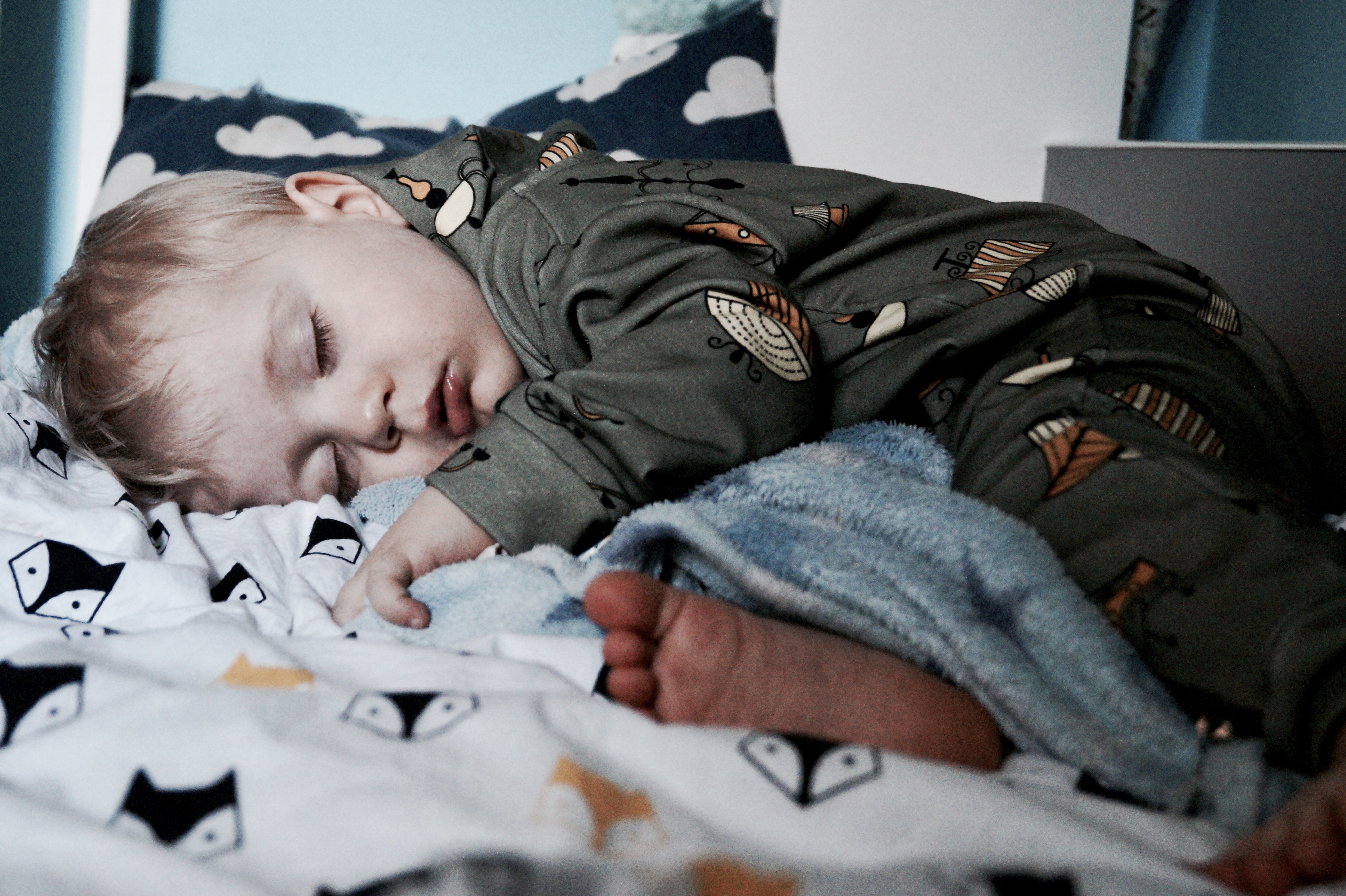 Nauka samodzielnego zasypiania – czyli jak robimy to całkowicie bezstresowo i w zgodzie ze sobą i dzieckiem.
